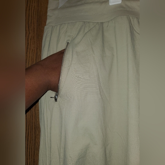 ATHLETA PLUS SIZE Trekkie North Jogger NWT Plus Size | Size: 26 UpF 40+ - Picture 10 of 16